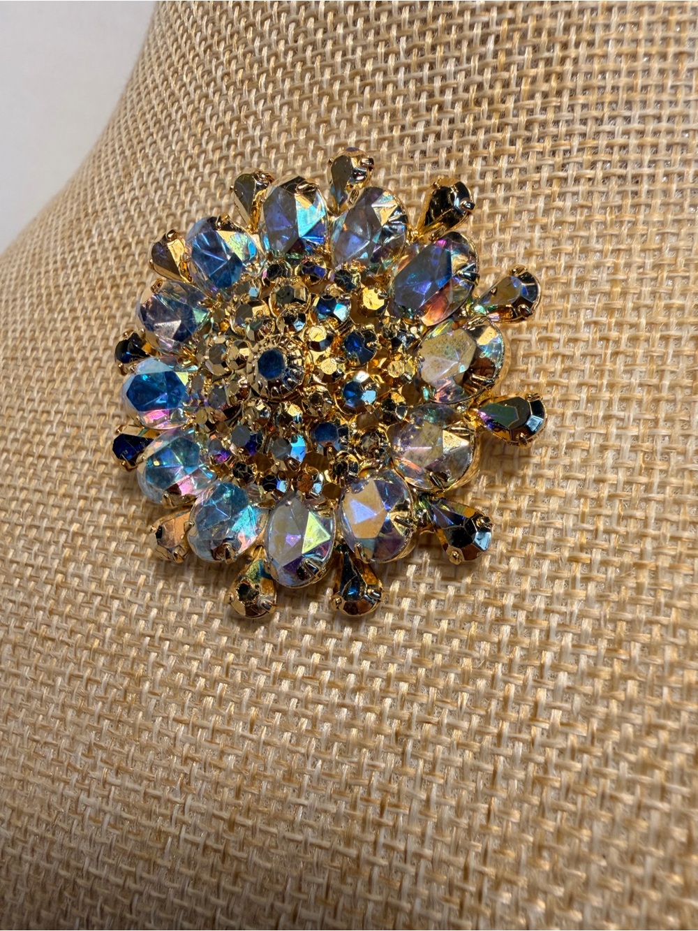 Hobe Vuntage Gold and Aurora Borealis Brooch